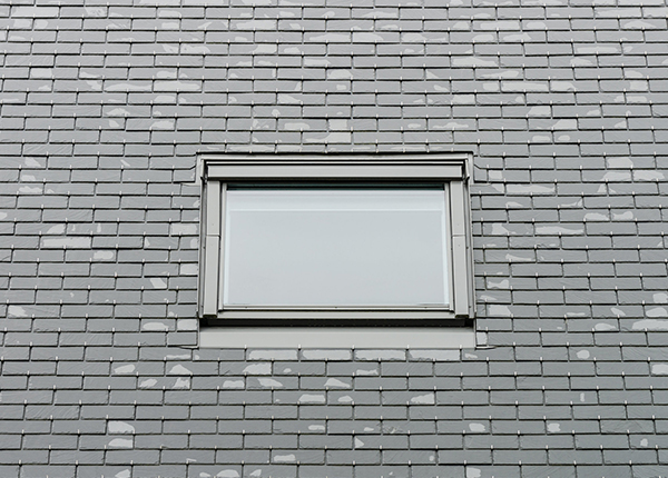 velux-ardoise2 roof window installation